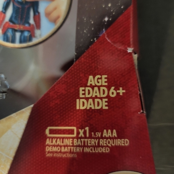 Captain Marvel Photon Power FX Captain Marvel Electronic Super Hero Hasbro New - Picture 4 of 7